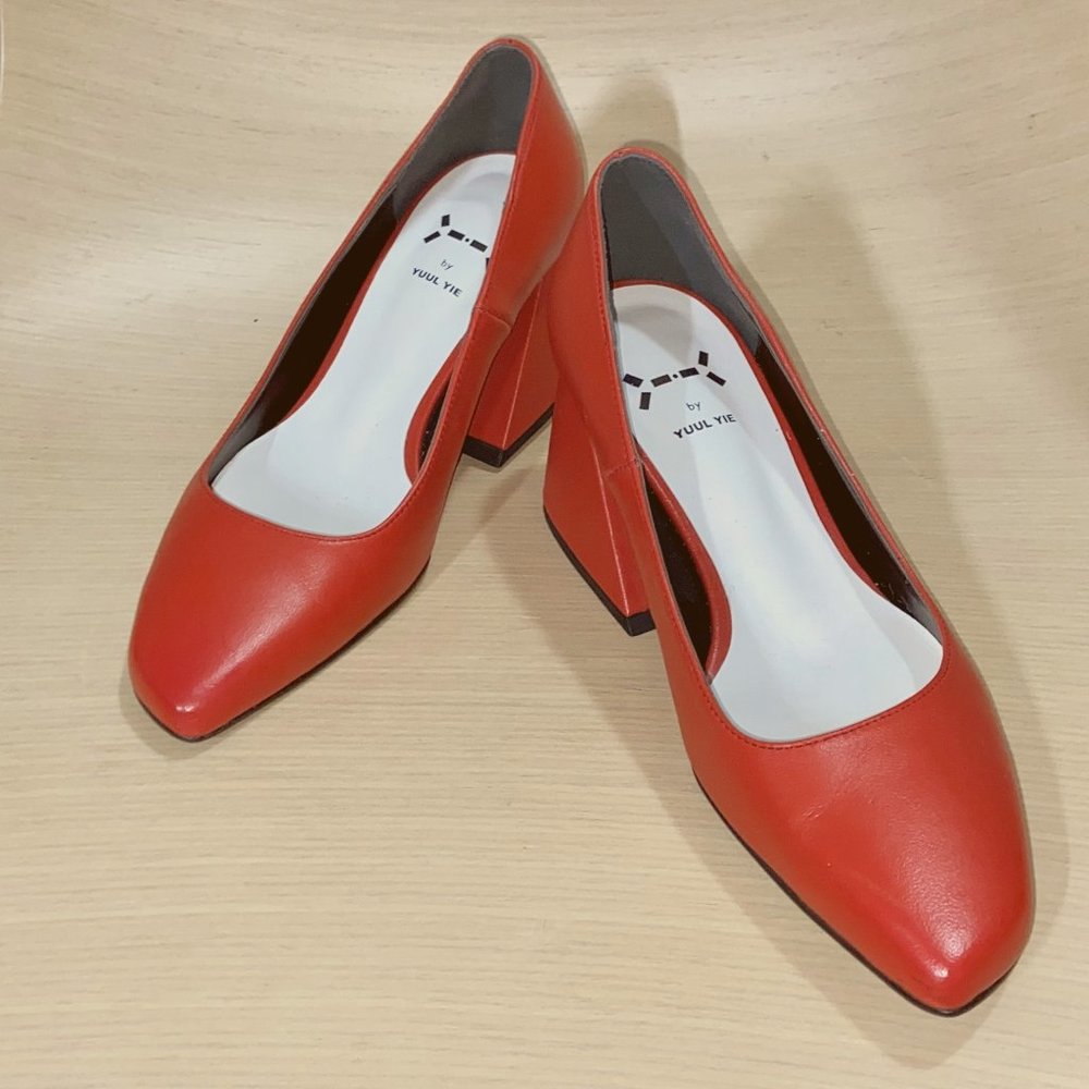 Yuul Yie Orange Red Block Pumps